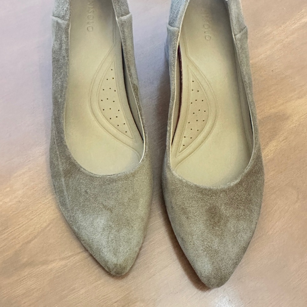 Nisolo Tan Heels Classic Design